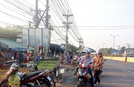 Cần bán gấp lô đất ngay Chợ Minh Hưng giá rẻ, cách QL13 100m